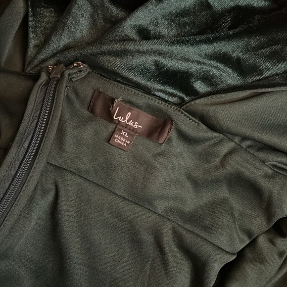 Stunning Days Emerald Green Velvet Flutter Sleeve Maxi Dress - Picture 3 of 3